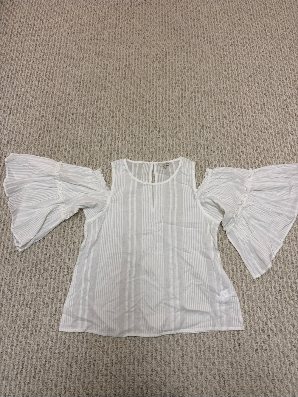 Lucky Brand White Cold-Shoulder Ruffle Sleeve Blouse